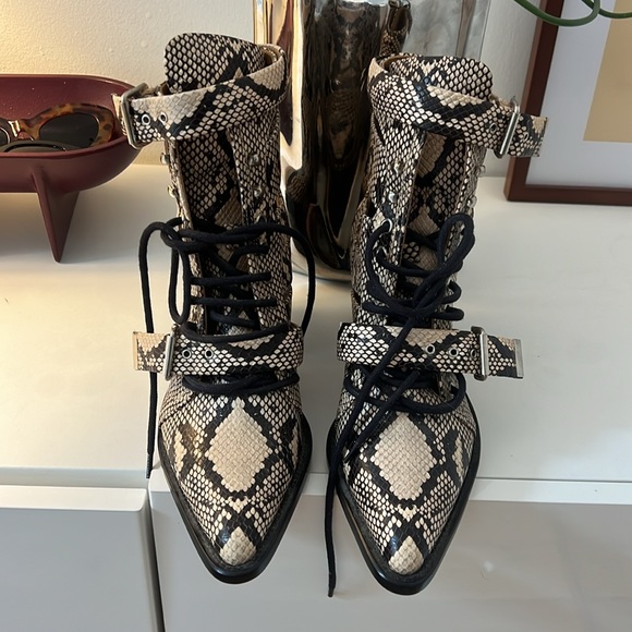 Unworn Chloe Rylee boots in python - Picture 2 of 5